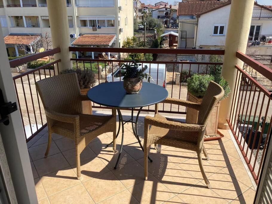 Dachgeschoss-Apartment "Andemi" In Istrien Novigrad  Exterior photo